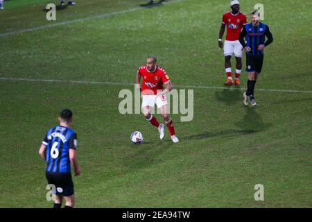 Charlton Athletic's Darren Pratley (Mitte) während des Sky Bet League One Matches in der Crown Oil Arena, Rochdale. Bilddatum: Samstag, 6. Februar 2021. Stockfoto