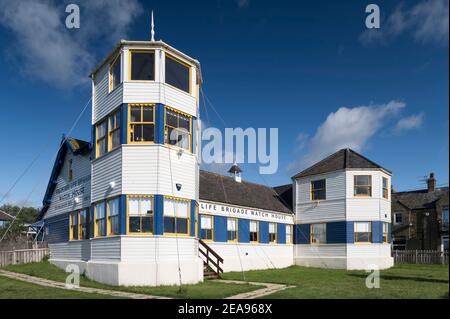 Die Volunteer Life Brigade Watch House auf der Landzunge über der Mündung des Flusses Tyne, Tynemouth, Tyne und Wear, England Stockfoto