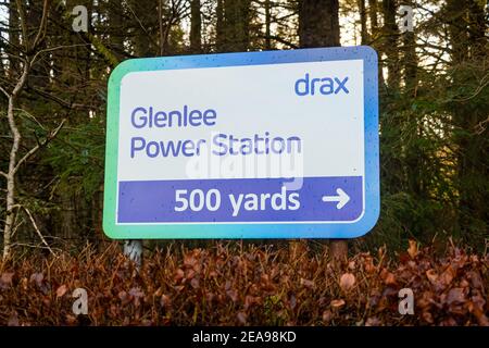 Glenlee, Schottland - 24. Dezember 2020: Drax-Schild für Glenlee Power Station auf dem Galloway Hydro Electric Scheme, Schottland Stockfoto