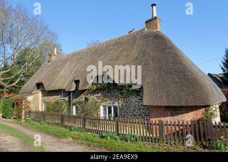Traditionelles Reethaus, Sandy Lane, in der Nähe von Chippenham, Wiltshire, Großbritannien, März 2020. Stockfoto