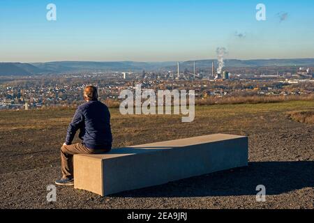 Blick auf die Dillinger Hütte von der Minenhalde Ensdorf, Ensdorf (Saar) bei Sarlouis, Saarland, Deutschland Stockfoto