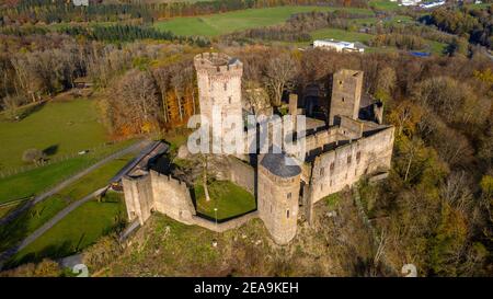 Ruinen der Kasselburg bei Pelm bei Gerolstein, Vulkaneifel, Rheinland-Pfalz, Deutschland Stockfoto