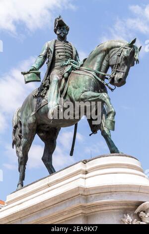 Portugal Porto Baixa historisches Zentrum Praca da Liberdade Platz der Freiheit Reiterstatue Dom Pedro IV Denkmal Celestin Anatole Calmels Stockfoto