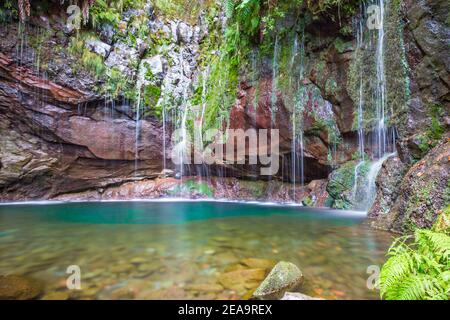 Wasserfall der Levada das 25 Fontes auf Madeira / Portugal Stockfoto