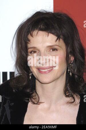 Die französische Schauspielerin und Darstellerin Juliette Binoche nimmt am 3. Oktober 2005 an der französischen Premiere von 'Cach' von Michael Haneke in der Normandie-Cine in Paris Teil. Foto von Bruno Klein/ABACAPRESS.COM. Stockfoto