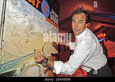 Der französische Skipper Franck Proffit nimmt am 6. oktober 2005 an der Pressekonferenz von "Transat jacques Vabre" im Cirque Phenix Junior in Paris Teil. Das Rennen startet am 5. november 2005 von Le Havre aus. Foto von Nicolas Gouhier/ABACAPRESS.COM Stockfoto