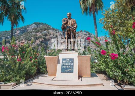 09. September 2020, Dalyan, Türkei: Mustafa Kemal Atatürk Statue Denkmal in Dalyan Stadt Stockfoto