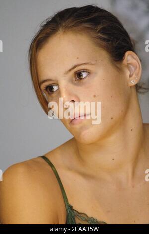 Französischer olympiasieger Schwimmer Laure Manaudou bei einer Pressekonferenz über das Segelteam Orange, am 8. Oktober 2005 in Paris, Frankreich. Laure Manaudou ist die christerin des Trimaran 60' Orma Orange Project, das an der 'Transat Jacques Vabre' teilnimmt. Foto von Nicolas Gouhier/CAMELEON/ABACAPRESS.COM Stockfoto