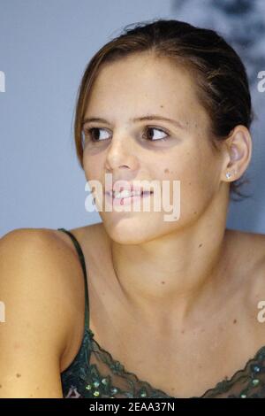 Französischer olympiasieger Schwimmer Laure Manaudou bei einer Pressekonferenz über das Segelteam Orange, am 8. Oktober 2005 in Paris, Frankreich. Laure Manaudou ist die christerin des Trimaran 60' Orma Orange Project, das an der 'Transat Jacques Vabre' teilnimmt. Foto von Nicolas Gouhier/CAMELEON/ABACAPRESS.COM Stockfoto