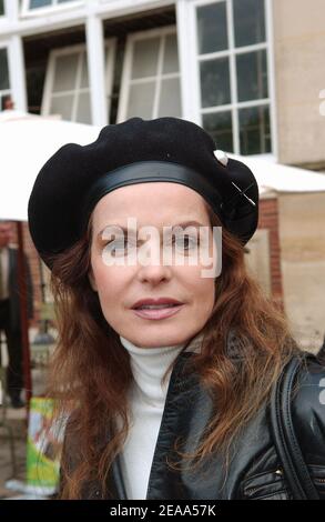 Die französische Schauspielerin Cyrielle Claire nimmt am 20. Oktober 2005 an dem 2003 von Sophie de Menthon geschaffenen "La Fete des Entreprises" im Jardin du Luxembourg in Paris Teil. Foto von Bruno Klein/ABACAPRESS.COM Stockfoto