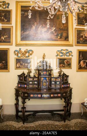 isola Bella, Palazzo Borromeo, Zimmer im Inneren Stockfoto