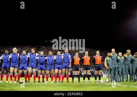 Präsentation des französischen Teams beim Rugby-Testspiel Frankreich gegen Australien am 5. November 2005 im Velodrome-Stadion in Marseille. Frankreich. Frankreich gewann 26-16. Foto von Gerald Holubowicz/Cameleon/ABACAPRESS.COM Stockfoto