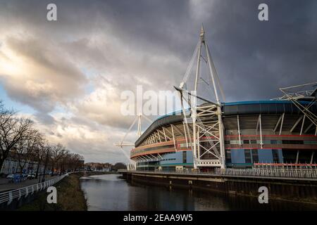 Cardiff, Wales - Februar 8th 2021: Blick auf das Fürstentum Stadium und den Fluss Taff, Cardiff, Heimat des Welsh Rugby Teams Stockfoto