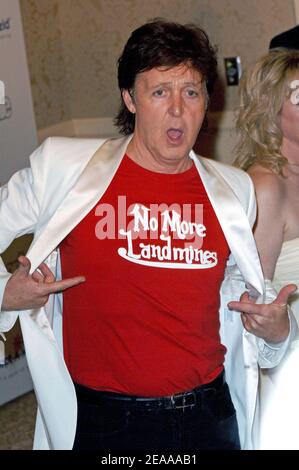 Paul McCartney nimmt am 15. November 2005 an der jährlichen Adopt-A-Minefield Gala 5th im Beverly Hilton in Los Angeles, CA, Teil. Foto von Lionel Hahn/ABACAPRESS.COM Stockfoto