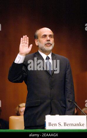 Anhörung über die Ernennung von Ben Bernanke zum Vorsitzenden des Gouverneursrates des Federal Reserve System auf Capitol Hill, Washington, 15. November 2005. Foto von Olivier Douliery/ABACAPRESS.COM Stockfoto