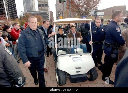 Muhammad Ali nimmt am 20 2005. November an der offiziellen Widmung und Gemeindefeier des Ali Center in Louisville, Kentucky, Teil. Foto von Olivier Douliery/ABACAPRESS.COM Stockfoto