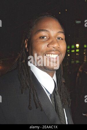 Lennox Lewis , britischer Boxer geht am 19 2005. November über den Red Carpet Eingang zur großen Eröffnungsgala des Muhammad Ali Center im Kentucky Center in Louisville, Kentucky. Foto von Olivier Douliery/ABACAPRESS.COM Stockfoto