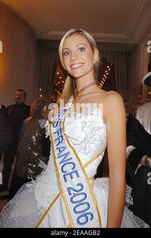 Miss France 2006 Alexandra Rosenfeld nimmt an der Gala 2005 Teil, die am 12. Dezember 2005 im Hotel Bristol in Paris, Frankreich, stattfindet. Foto von Klein-Pinguet/ABACAPRESS.COM Stockfoto