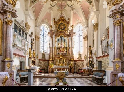 Deutschland, Bayern, Oberbayern, Bezirk Rosenheim, Bad Aibling, Pfarrkirche Mariä Himmelfahrt, Chor Stockfoto