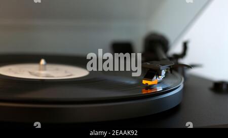 Detailansicht der Plattenspieler-Stylus-Nadel auf Vinyl lp Stockfoto