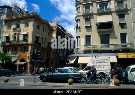 Athen Griechenland Kolonaki Verkehr hielt an der Ampel Stockfoto