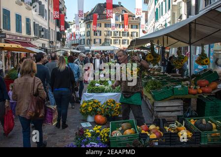 Markttag in Solothurn Stockfoto