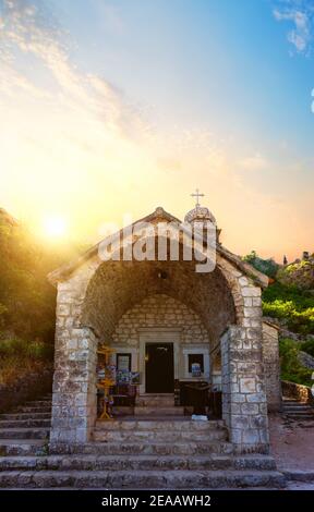 Mittelalterliche katholische Kirche der Muttergottes der Gesundheit in Kotor, Montenegro Stockfoto