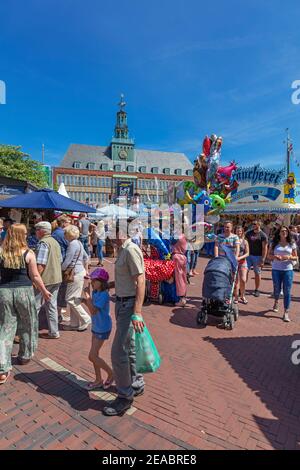 Rathaus, Hafenfest, Emder Matjestage 2017, Emden, Ostfriesland, Niedersachsen, Stockfoto