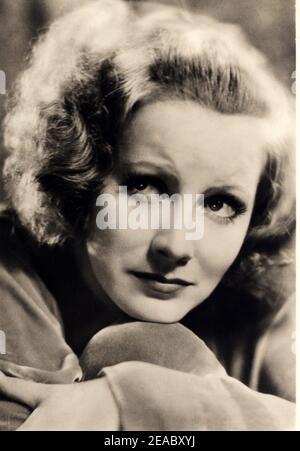 1931, USA : die Filmschauspielerin GRETA GARBO in INSPIRATION ( La modella ) von Clarence Brown , aus dem Roman SAPHO von Alphonse Daudet - MGM - FILM - FILM - KINO - PORTRAIT ---- Archivio GBB Stockfoto