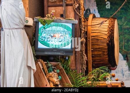 Der Bereich der Konservierungsstation des Parrot Theatre auf Jungle Island in Miami, Florida. Stockfoto