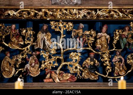 Krakau, Polen. März 2012, 4th. Ein Fragment der Altarbilder von Veit Stoss in der Marienbasilika in Krakau.das Altarbild von Veit Stoss in der Marienbasilika in Krakau ist eines der größten und schönsten gotischen Altarbilder in Europa. Dieser nationale Schatz Polens wurde vor kurzem renoviert und während einer Zeremonie der Öffentlichkeit präsentiert. Kredit: Vito Corleone/SOPA Images/ZUMA Wire/Alamy Live Nachrichten Stockfoto