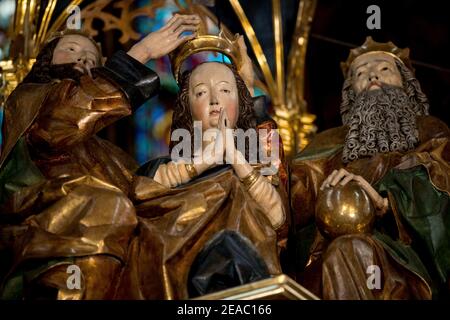 Krakau, Polen. März 2012, 4th. Ein Fragment der Altarbilder von Veit Stoss in der Marienbasilika in Krakau.das Altarbild von Veit Stoss in der Marienbasilika in Krakau ist eines der größten und schönsten gotischen Altarbilder in Europa. Dieser nationale Schatz Polens wurde vor kurzem renoviert und während einer Zeremonie der Öffentlichkeit präsentiert. Kredit: Vito Corleone/SOPA Images/ZUMA Wire/Alamy Live Nachrichten Stockfoto