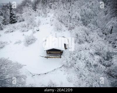 Hütte, Winter, Winterwelt, Schnee, von oben, Schwäbische Alb, Baden-Württemberg, Deutschland, Europa Stockfoto