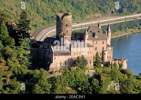 Schloss Neukatzenelnbogen bei Sankt Goarshausen am Rhein, erbaut im 14th. Jahrhundert von Graf Wilhelm von Katzenelnbogen, Rheinland-Pfalz, Deutschland Stockfoto