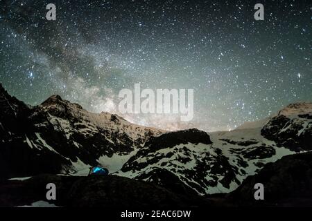 Milchstraße mit hohen Bergen, Steingletscher, Schweiz Stockfoto