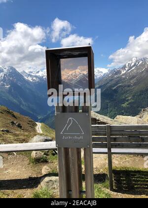 Starkenburger Hütte, Blick auf Stubaier Gletscher und Zuckerhütl, Aussichtspunkt, Natur, Landschaft, Berge, Stubaital, Oberbergtal, Tirol, Österreich Stockfoto