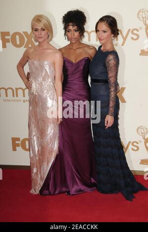 Annie Ilonzeh, Minka Kelly und Rachael Taylor bei den Primetime Emmy Awards 2011 im Nokia Theater L.A. Wohnen Sie in der Innenstadt von Los Angeles CA Stockfoto