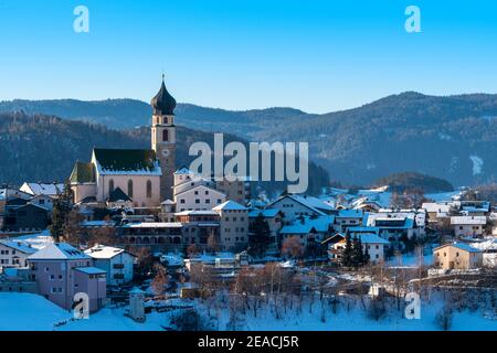 Erzbischöfliche Kirche Maria Assunta. Europa, Italien, Trentino Südtirol, Provinz Bozen, Fie am Schlern Stockfoto