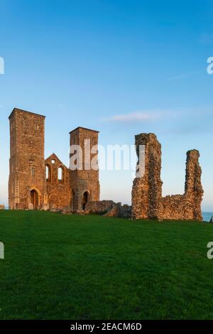 England, Kent, Herne Bay, Reculver Towers und römische Ruinen des römischen Forts Stockfoto