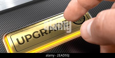 Upgrade geschrieben auf Golden Button von Conceptual Keyboard. Upgrade-Taste auf der futuristischen Tastatur. 3D Abbildung. Stockfoto