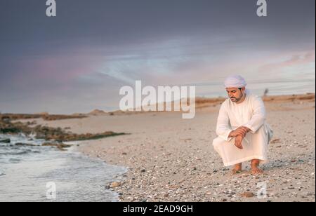 emiratian an einem Strand in den Vereinigten Arabischen Emiraten Stockfoto