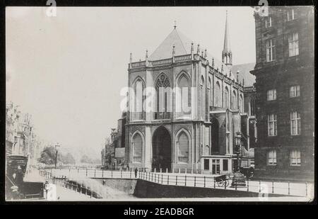 Nieuwezijds Voorburgwal 147 (ged.), het Koninklijk Paleis gezien naar het noorden en in het midden de Nieuwe Kerk, Dam 12, Stockfoto