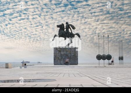 Alexander die große Statue auf schönem Himmel, Thessaloniki, Griechenland Stockfoto