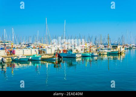 Boote anlegen im Hafen von Cannes, Frankreich Stockfoto