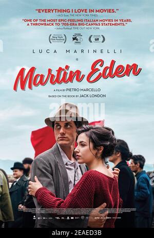 Martin Eden (2019) Regie: Pietro Marcello mit Luca Marinelli, Jessica Cressy, Vincenzo Nemolato. Ein Künstlerboheme reist mit seinem entfremdeten Sohn von London nach Italien, um das Haus zu verkaufen, das er von seiner verstorbenen Frau geerbt hat. Stockfoto