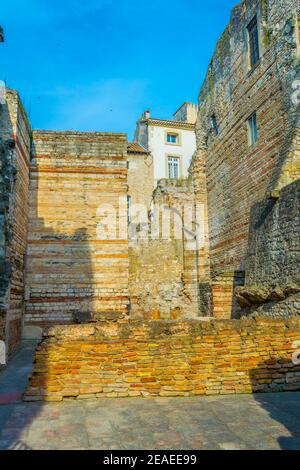Thermes de Constantine - ein römisches Bad in Arles, Frankreich Stockfoto