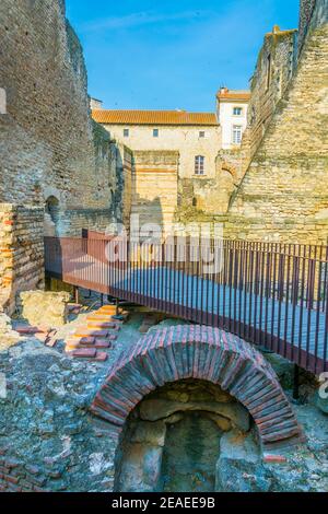 Thermes de Constantine - ein römisches Bad in Arles, Frankreich Stockfoto