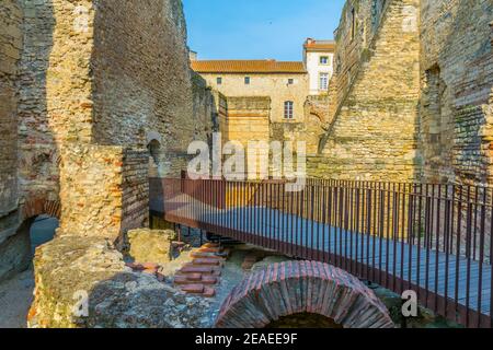 Thermes de Constantine - ein römisches Bad in Arles, Frankreich Stockfoto