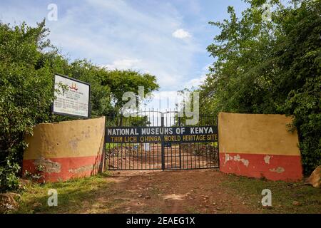 Haupteingang zum Thimlich Ohinga Komplex (UNESCO) in Kenia, Afrika Stockfoto