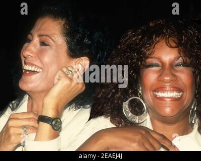 **Datei Foto** Mary Wilson Ist Verstorben. Rita Coolidge und Mary Wilson 1985 Foto von John Barrett/PHOTOlink /MediaPunch Stockfoto